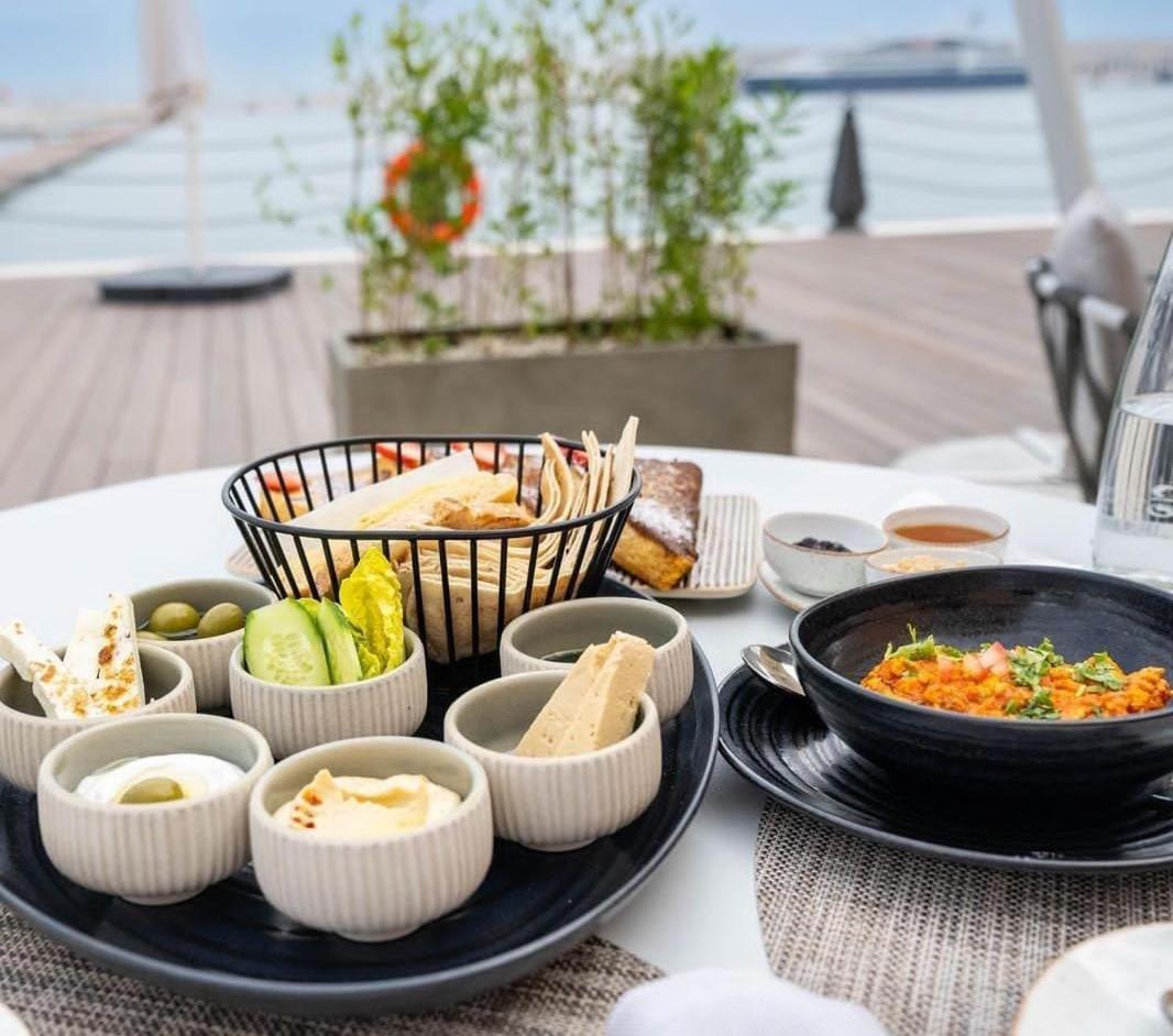 Mina Hotel And Residences By The Torch ドーハ エクステリア 写真 Meze