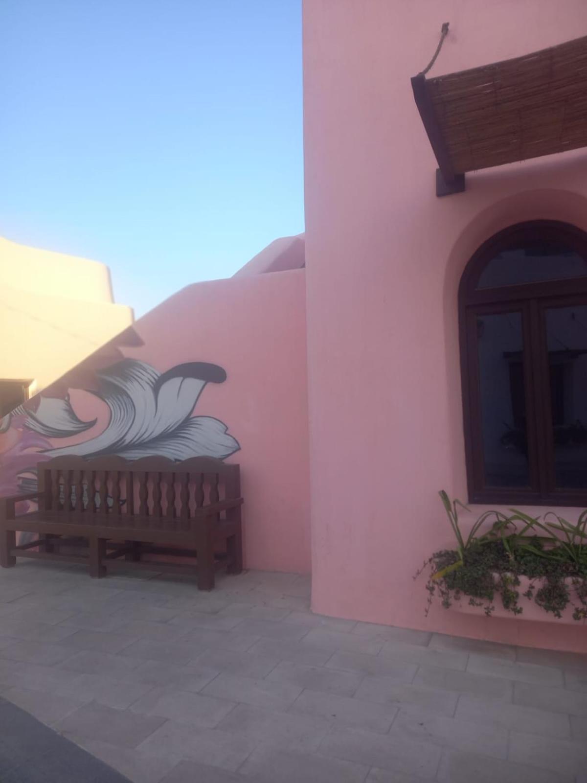 Mina Hotel And Residences By The Torch ドーハ エクステリア 写真 Mural at the Santa Barbara Museum of Contemporary Art